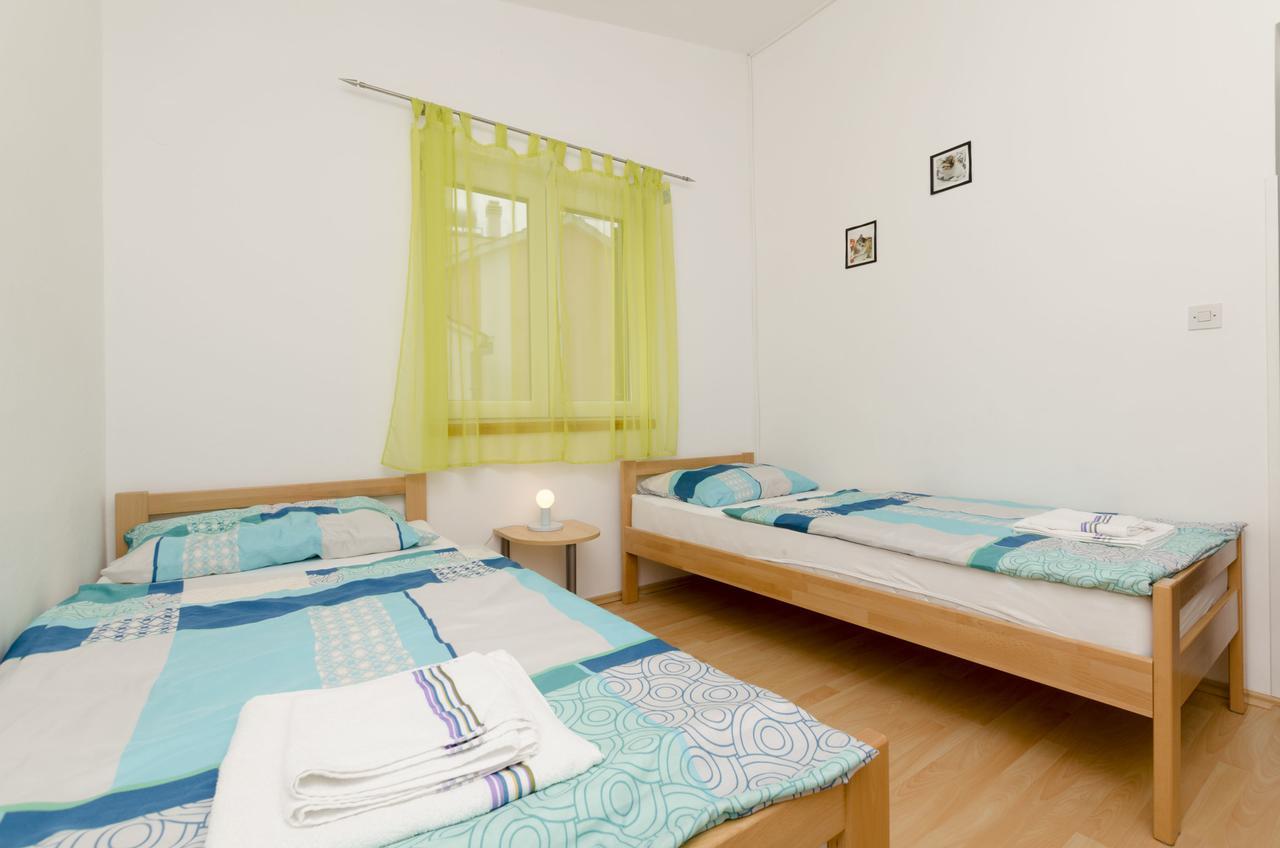 Apartment Brnabic Rogoznica  Extérieur photo